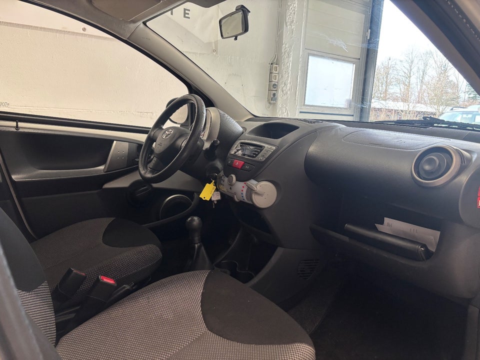 Toyota Aygo 1,0 VVT-i T2 5d