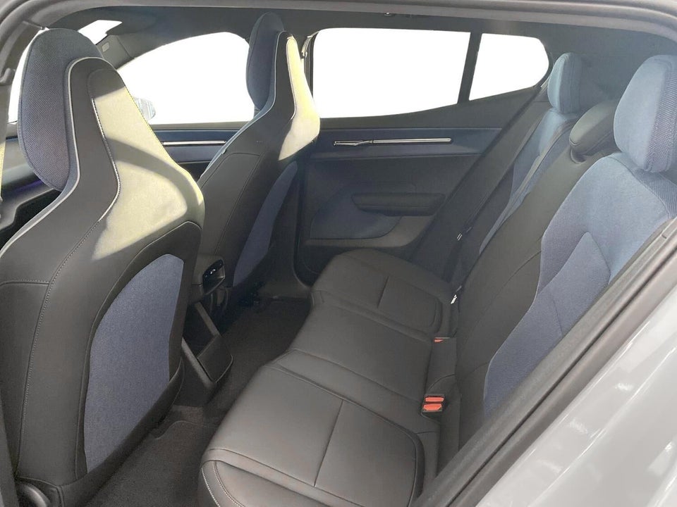 Volvo EX30 Extended Range Ultra 5d