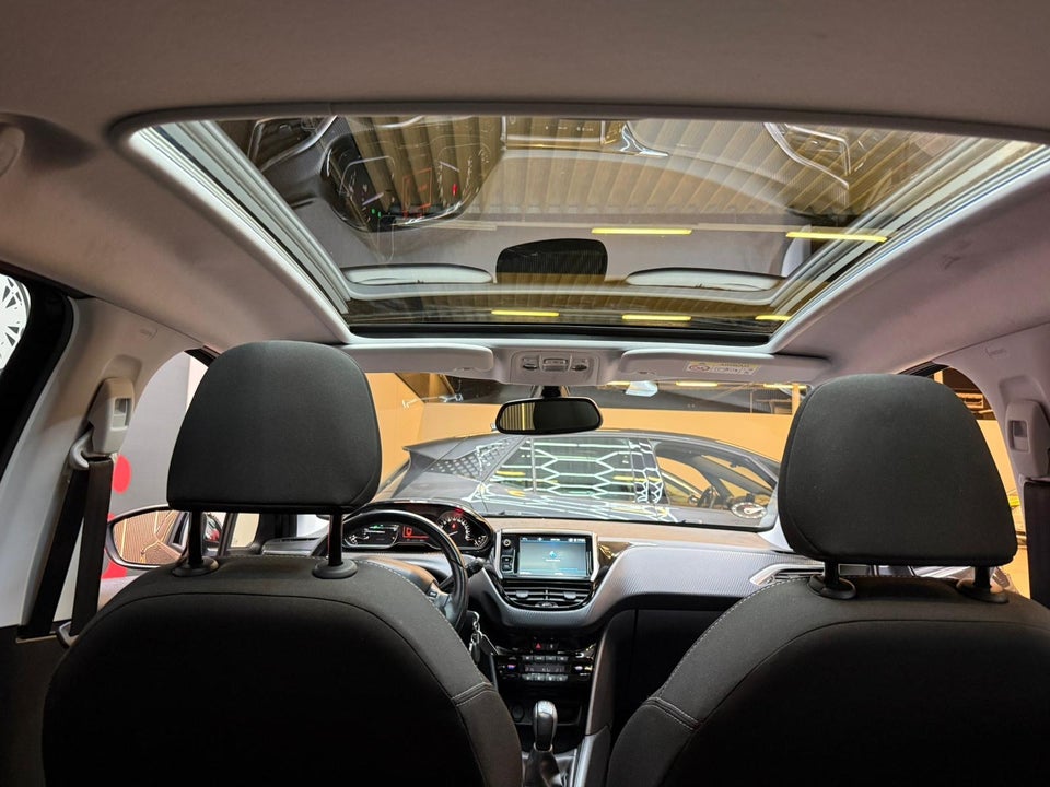 Peugeot 208 1,2 PureTech 82 Allure Sky 5d