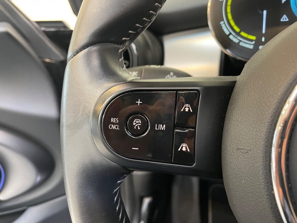 MINI Cooper SE Maximise 3d