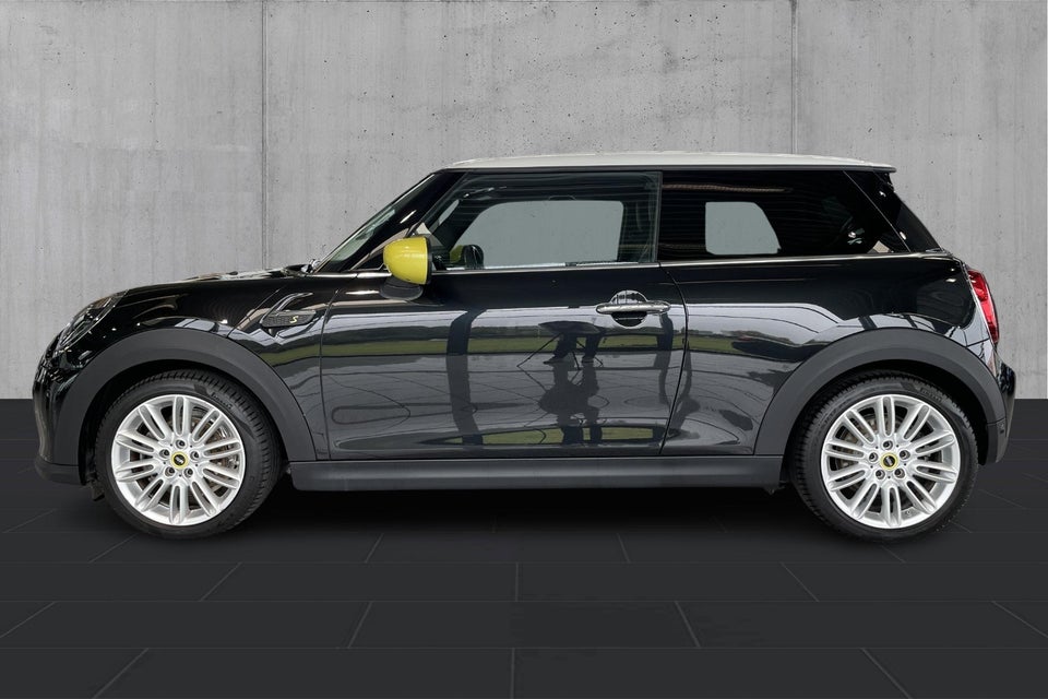 MINI Cooper SE Essential 3d