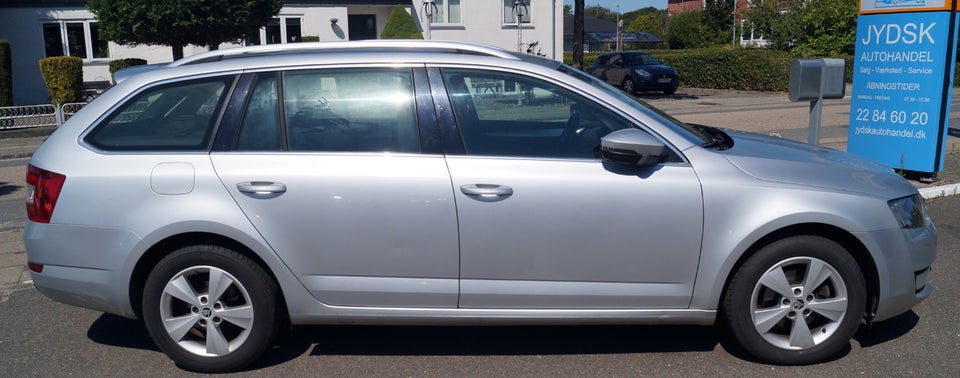 Skoda Octavia 2,0 TDi 150 Elegance Combi DSG 5d