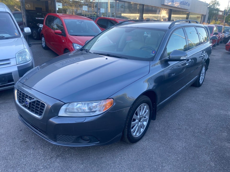 Volvo V70 2,5 T Momentum aut. 5d