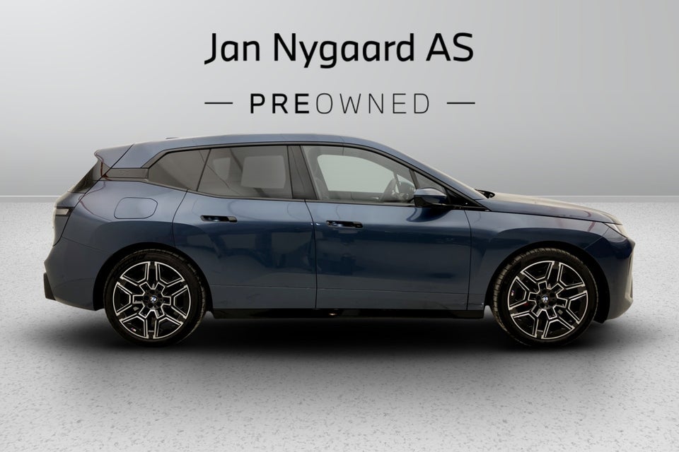 BMW iX xDrive45 Fully Charged 5d