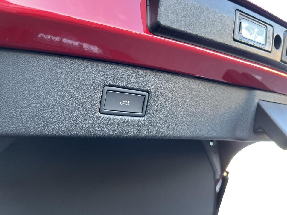 Ford Capri 77 Premium Extended Range 5d