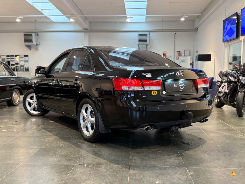 Hyundai Sonata 3,3 V6 aut. 4d