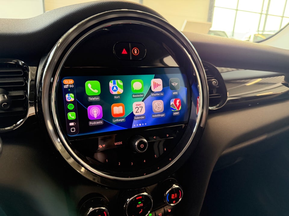 MINI Cooper SE Essential 3d