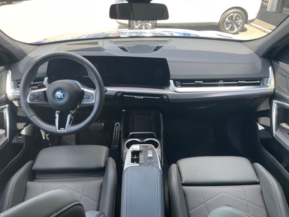 BMW iX2 eDrive20 Fully Charged M-Sport 5d