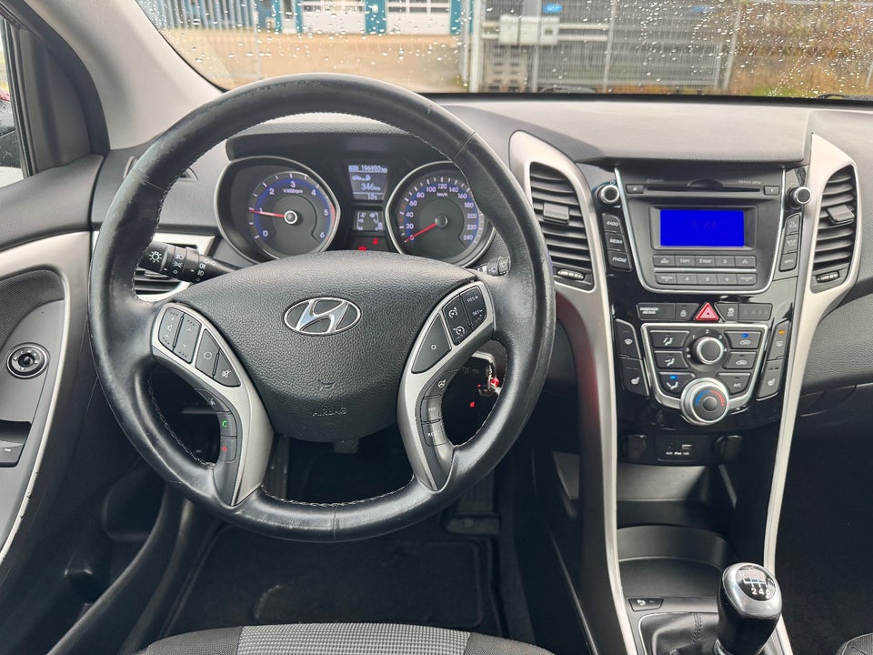Hyundai i30 1,6 CRDi 110 Active CW 5d