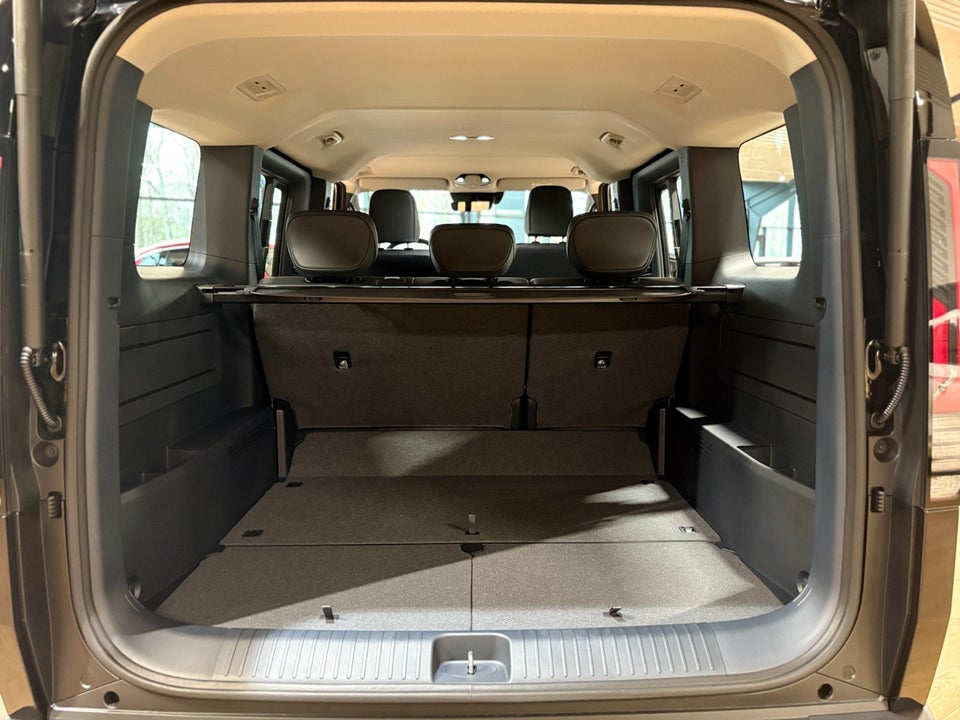 Kia PV5 51 Standard Range Access 5d