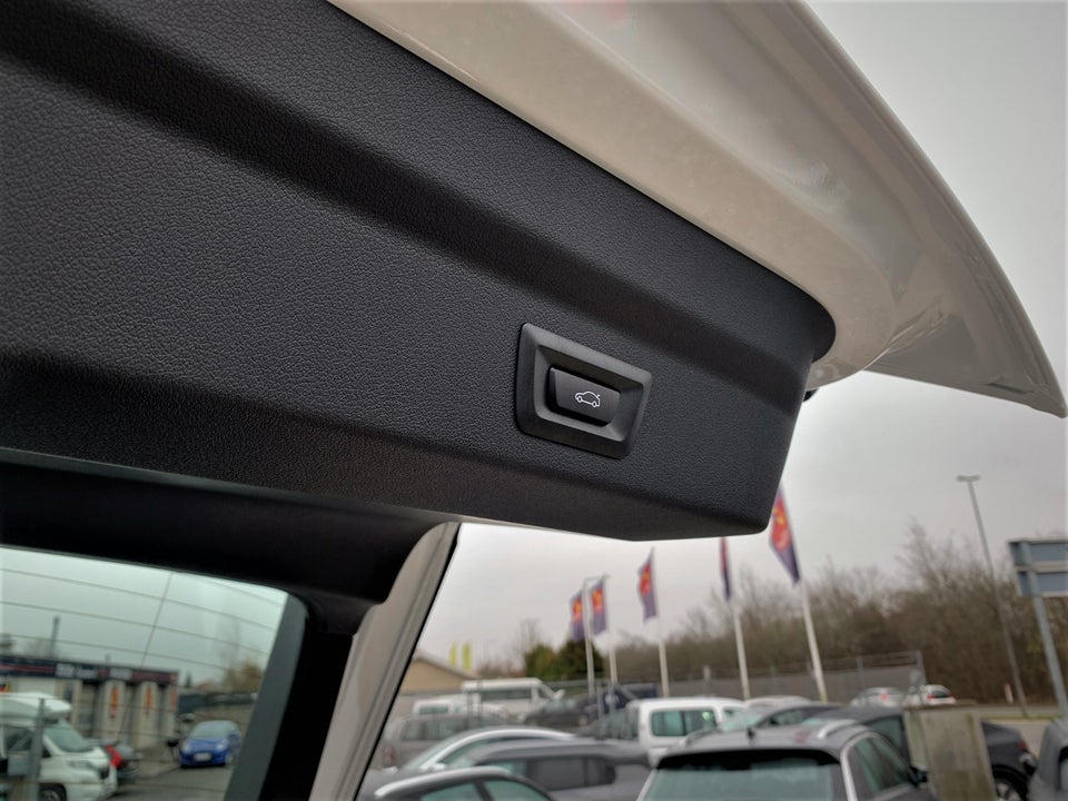 BMW iX2 eDrive20 M-Sport 5d