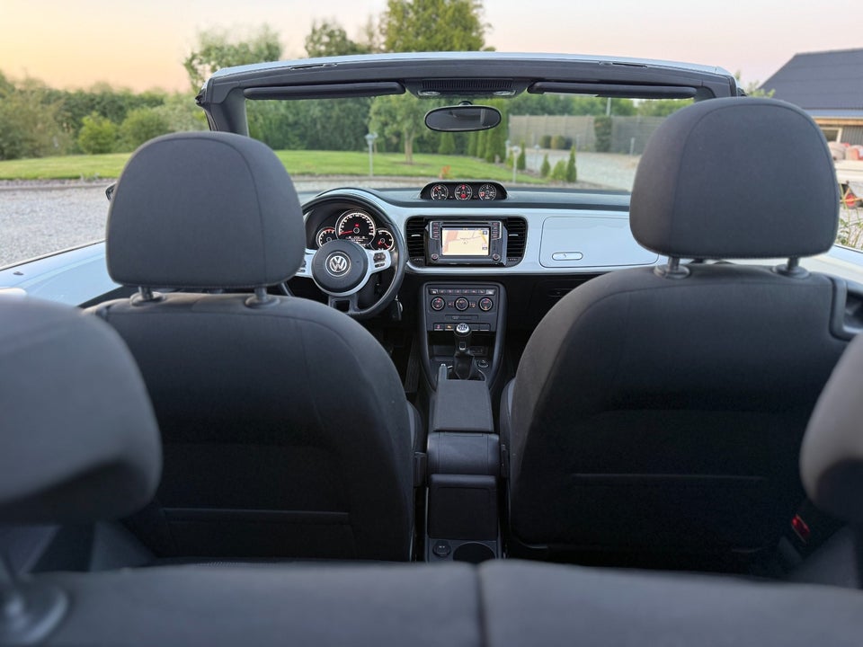 VW The Beetle 1,2 TSi 105 Design Cabriolet 2d