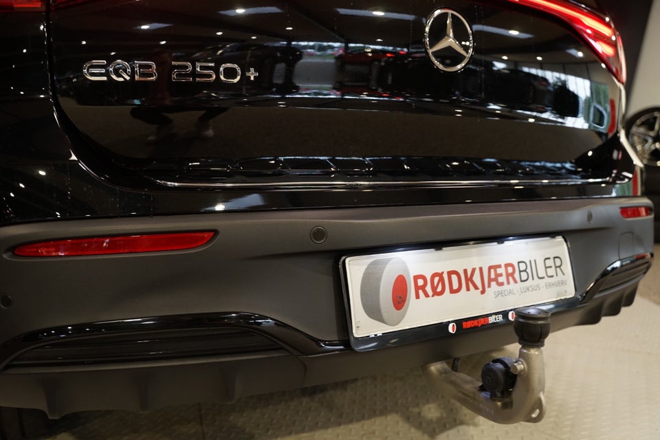 Mercedes EQB250+ AMG Line 5d