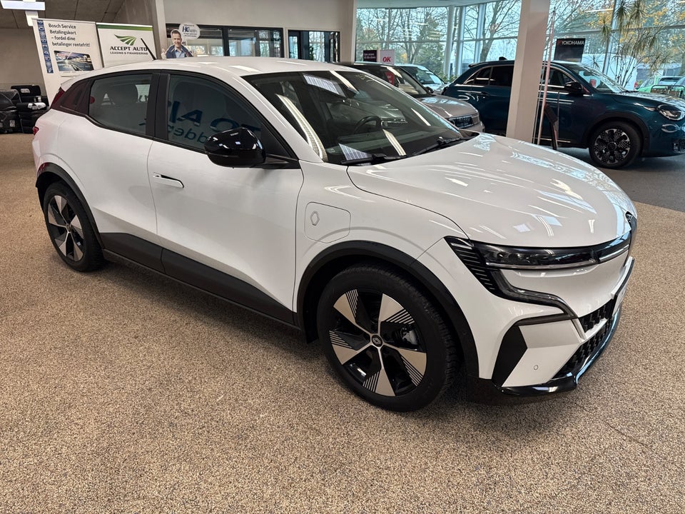 Renault Megane E-Tech 40 Equilibre 5d