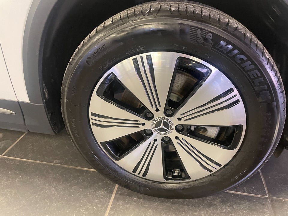 Mercedes EQA300 Progressive 4Matic 5d