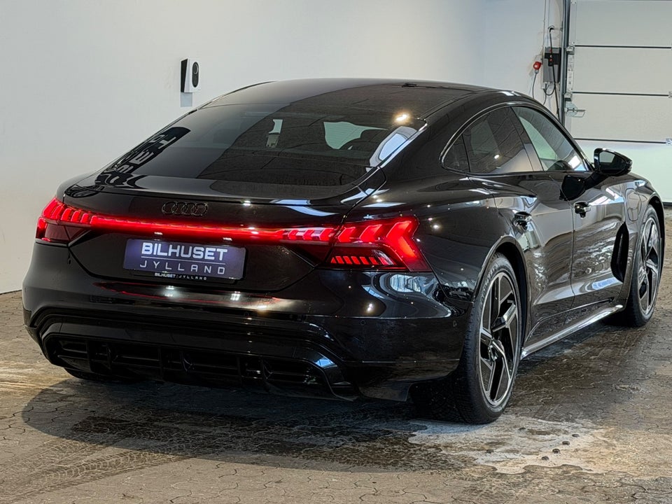 Audi e-tron GT quattro 4d