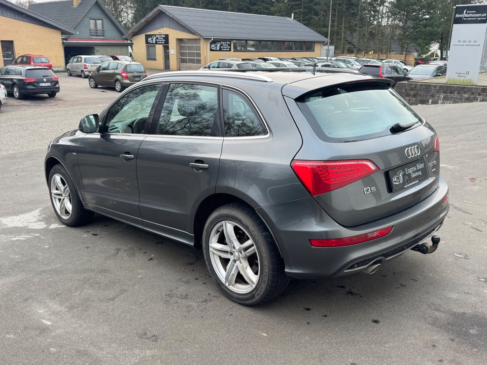 Audi Q5 3,0 TDi 240 S-line quattro S-tr. 5d