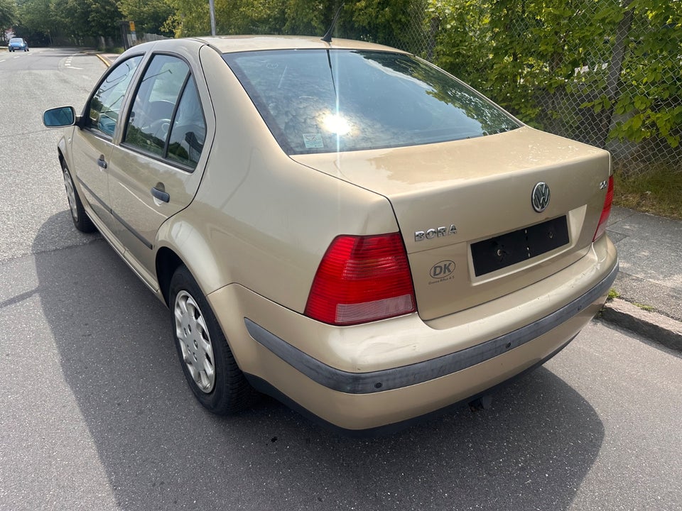 VW Bora 2,0 Comfortline aut. 4d