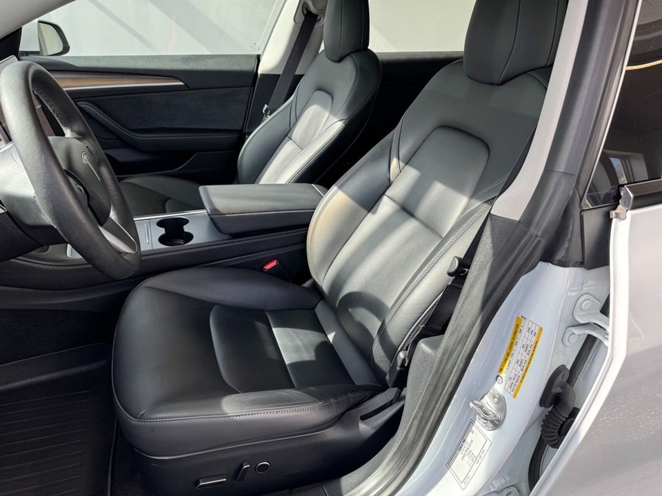 Tesla Model 3 RWD 4d