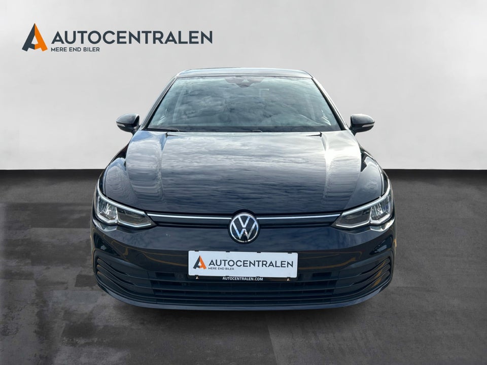 VW Golf VIII 1,5 eTSi 130 Life 75 Years Edition DSG 5d