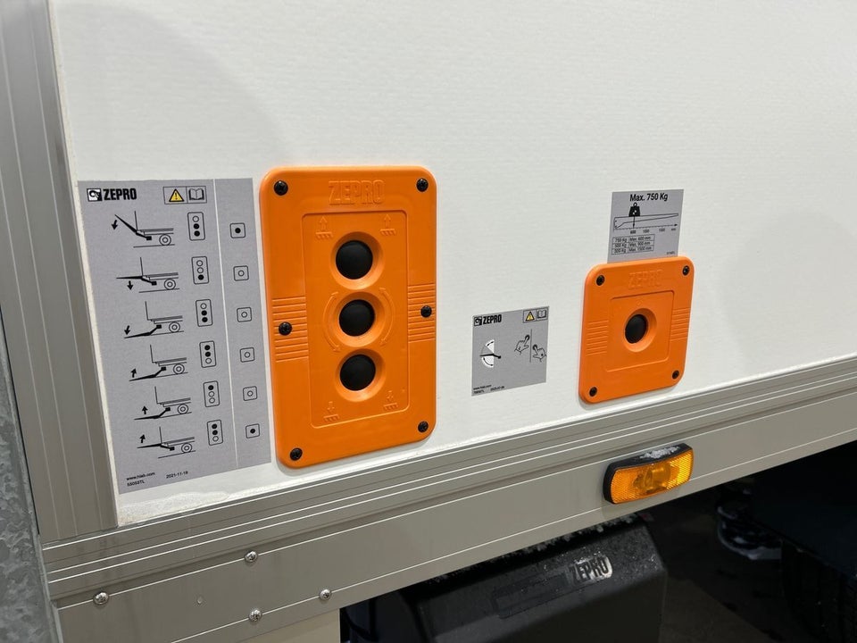 Ford E-Transit 350 L3 Chassis 89 Trend H1 RWD