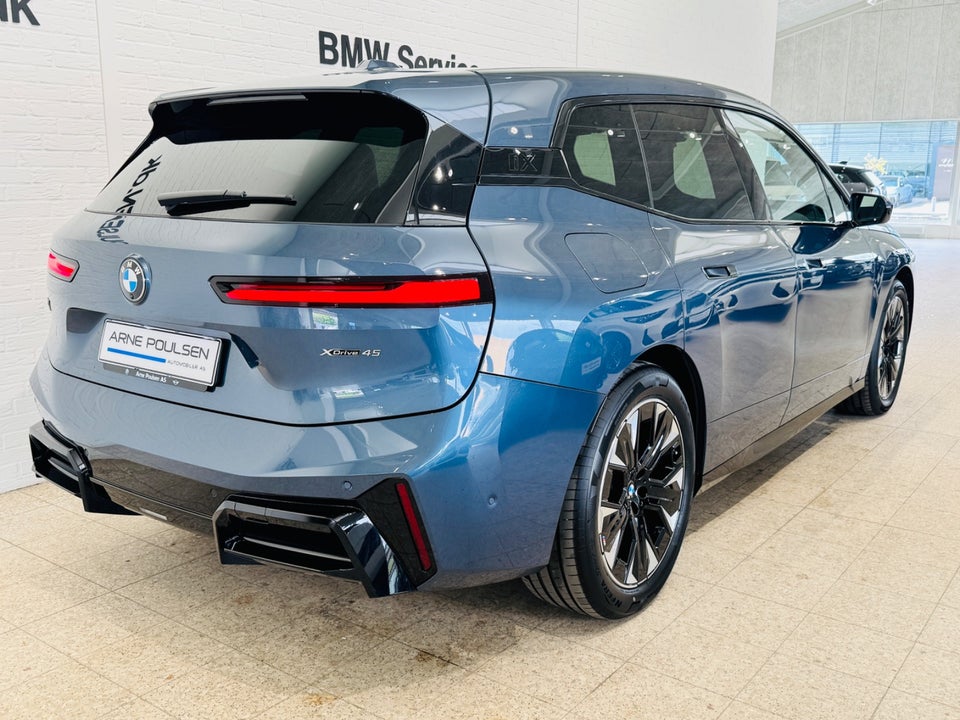 BMW iX xDrive45 M-Sport 5d