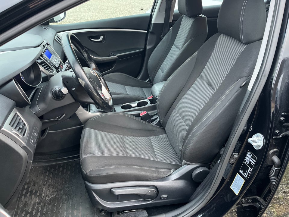 Hyundai i30 1,6 GDi Style Eco 5d