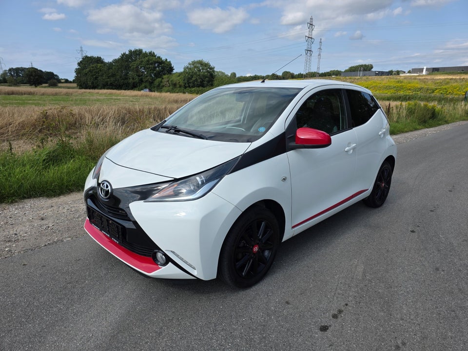 Toyota Aygo 1,0 VVT-i x-play x-touch 5d