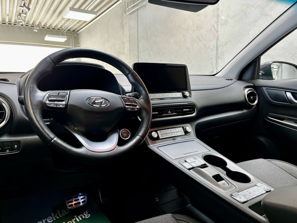 Hyundai Kona 39 EV Essential 5d