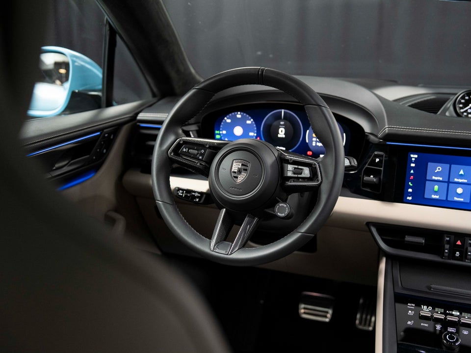 Porsche Macan Turbo 5d
