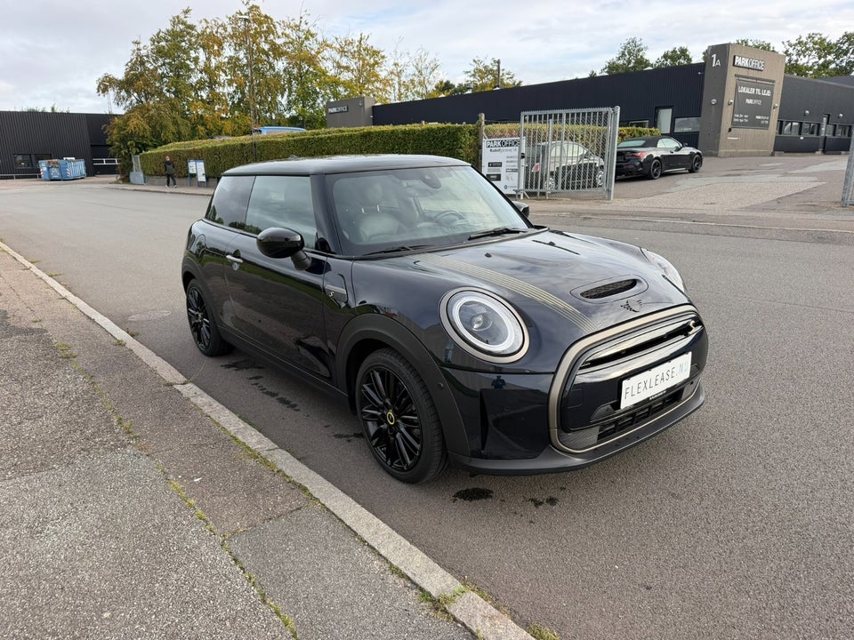 MINI Cooper SE Resolute Edition 3d
