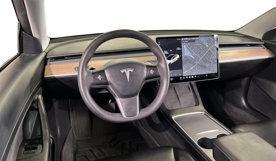Tesla Model 3 Standard Range+ RWD 4d