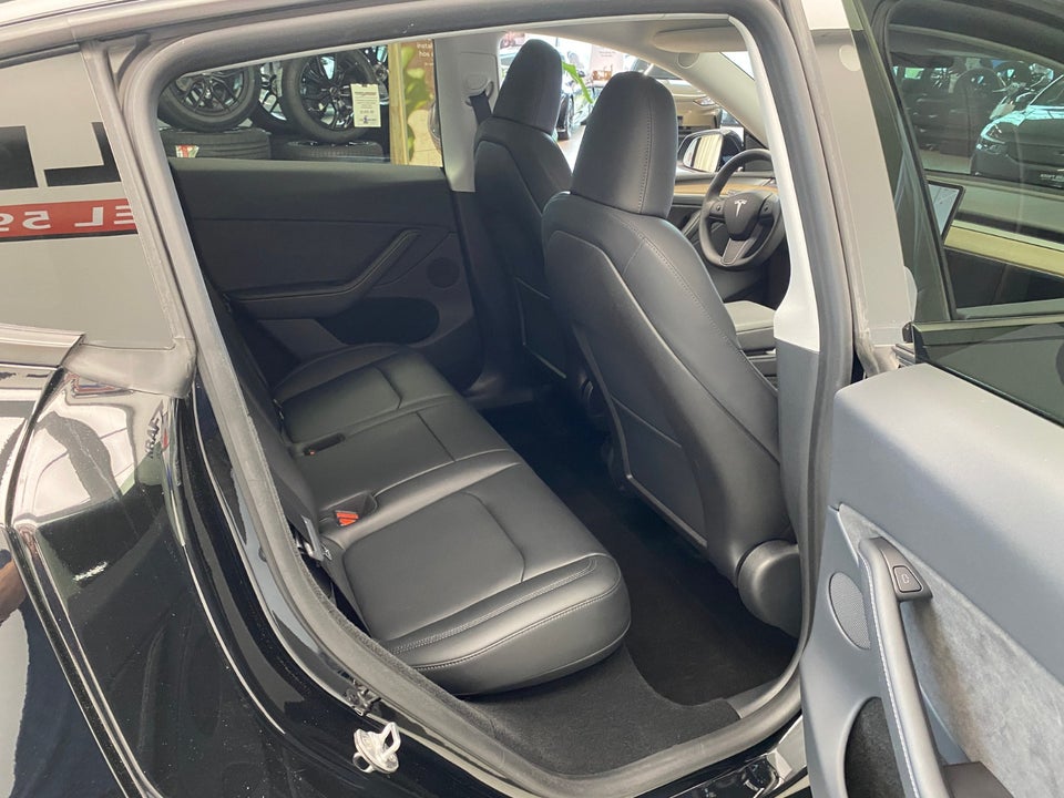 Tesla Model Y Long Range AWD 5d
