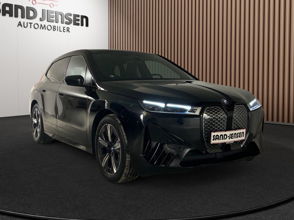 BMW iX xDrive40 Supercharged 5d