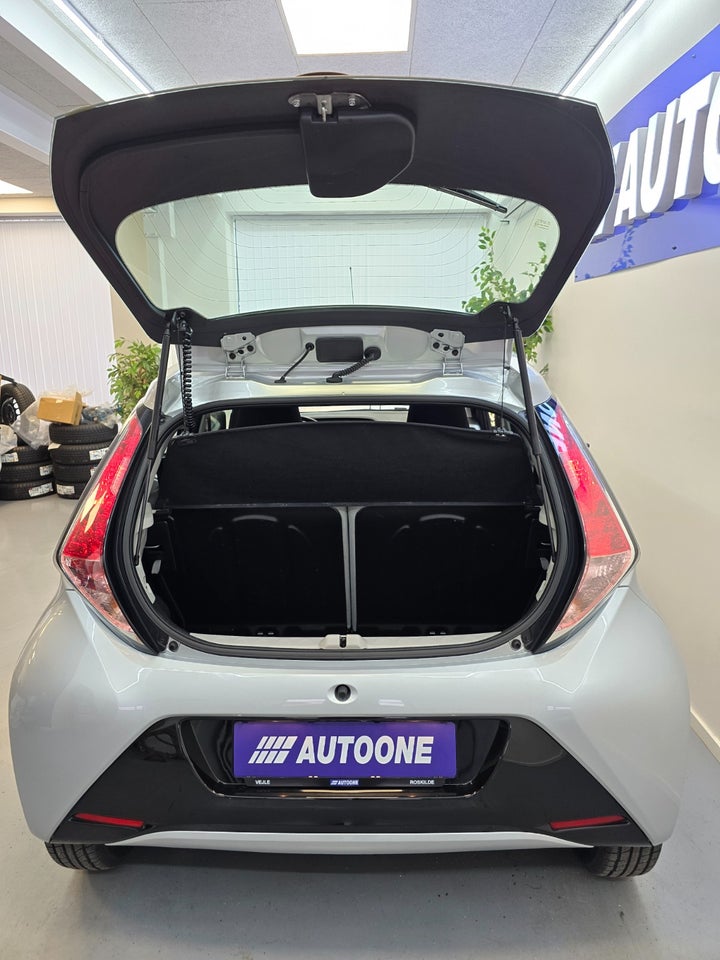 Toyota Aygo 1,0 VVT-i x-change x-shift 5d