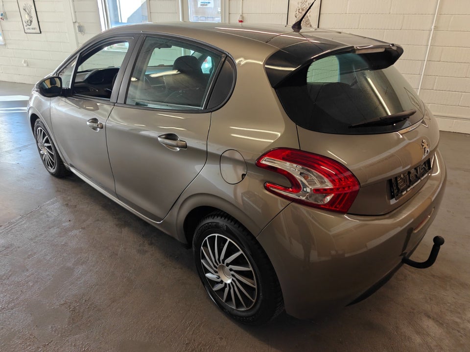 Peugeot 208 1,6 e-HDi 92 Active 5d