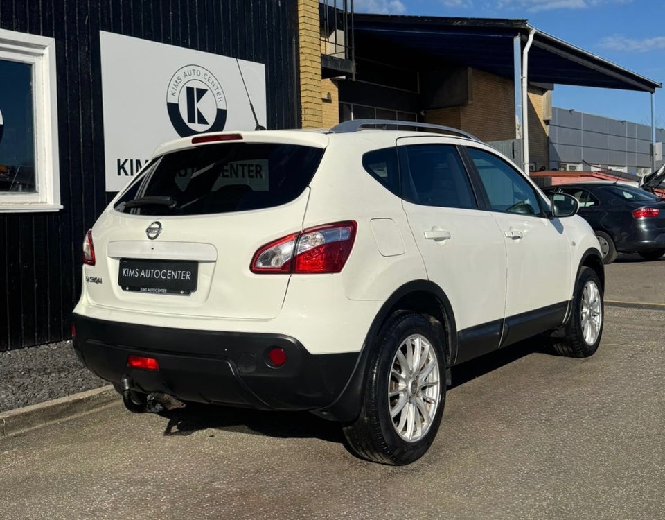 Nissan Qashqai 2,0 Acenta CVT 5d