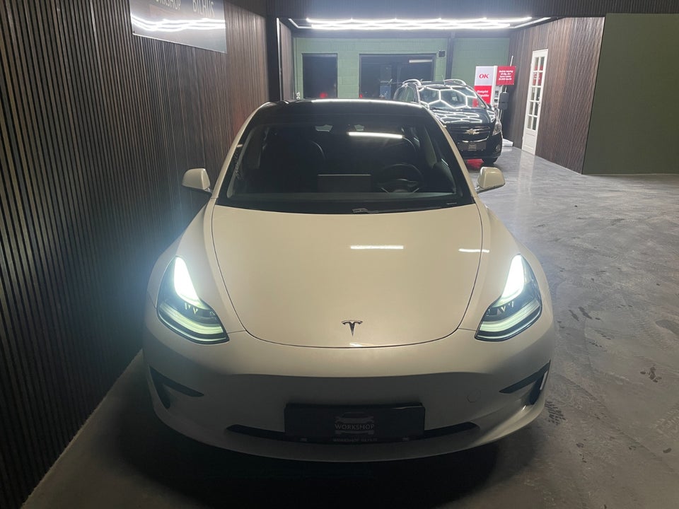Tesla Model 3 Standard Range+ RWD 4d