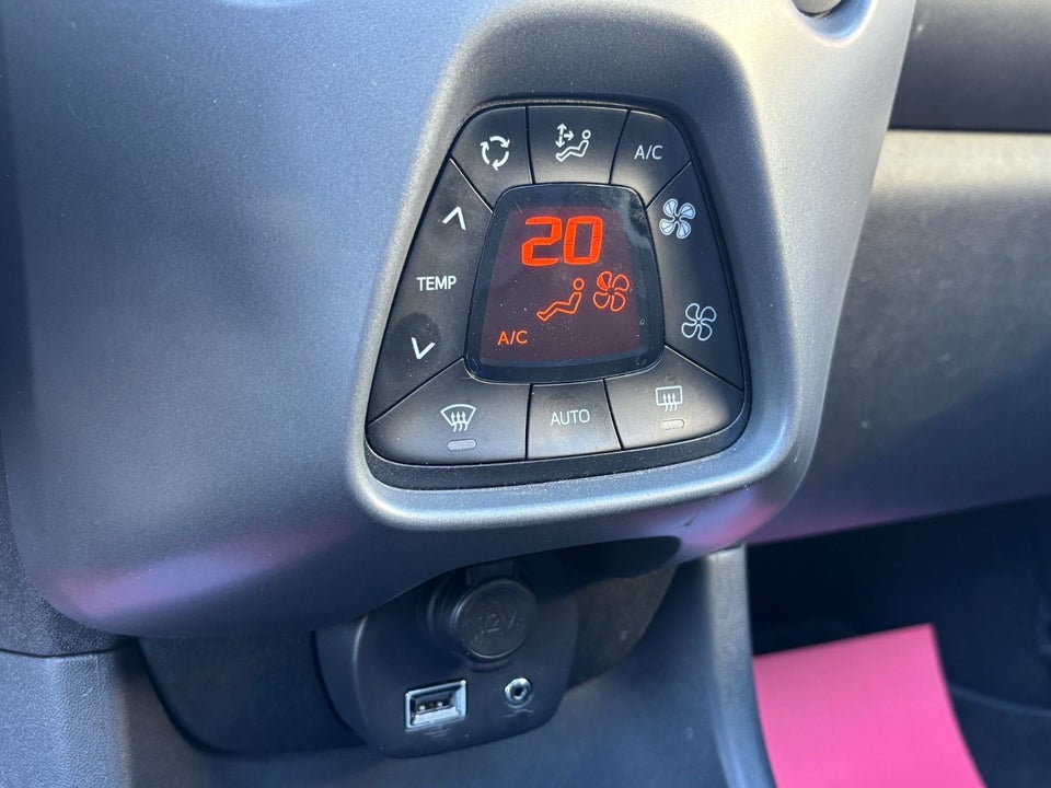 Toyota Aygo 1,0 VVT-i x-sky 5d