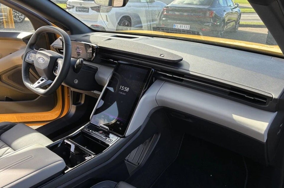 Ford Capri 79 Premium Extended Range AWD 5d
