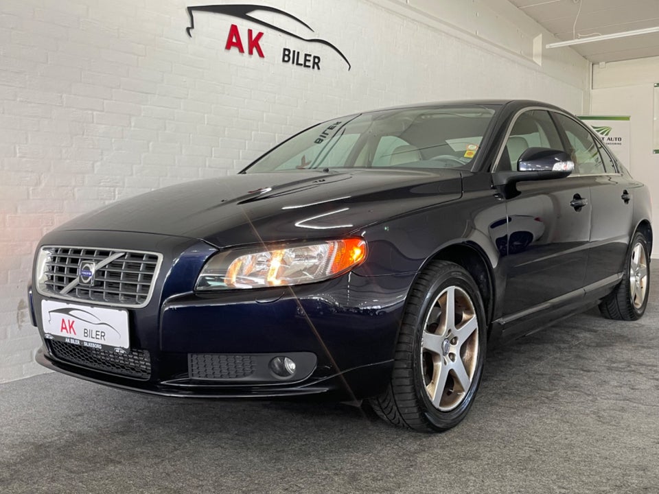 Volvo S80 2,5 T Momentum aut. 4d