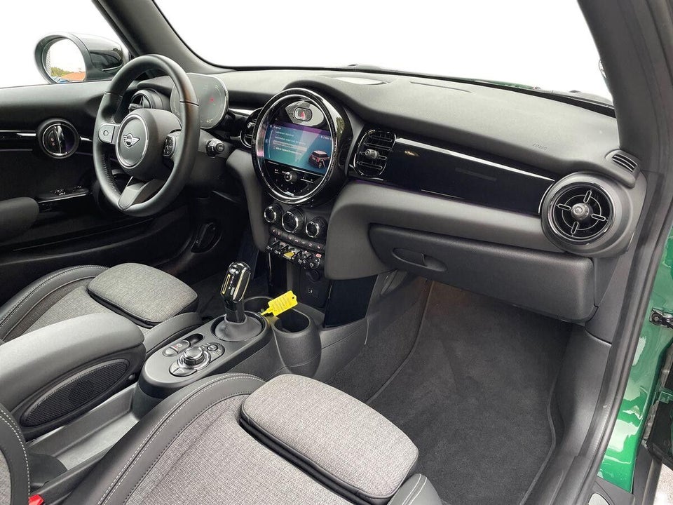 MINI Cooper SE Classic Trim 3d