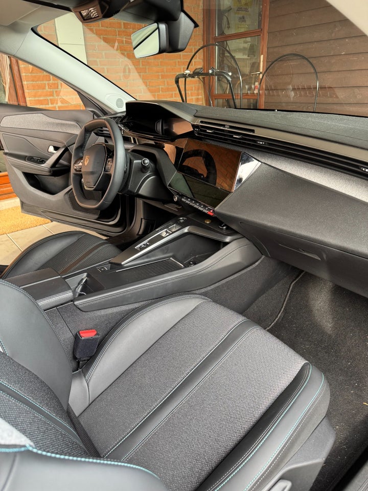 Peugeot 308 1,2 PureTech 130 Allure Pack SW EAT8 5d