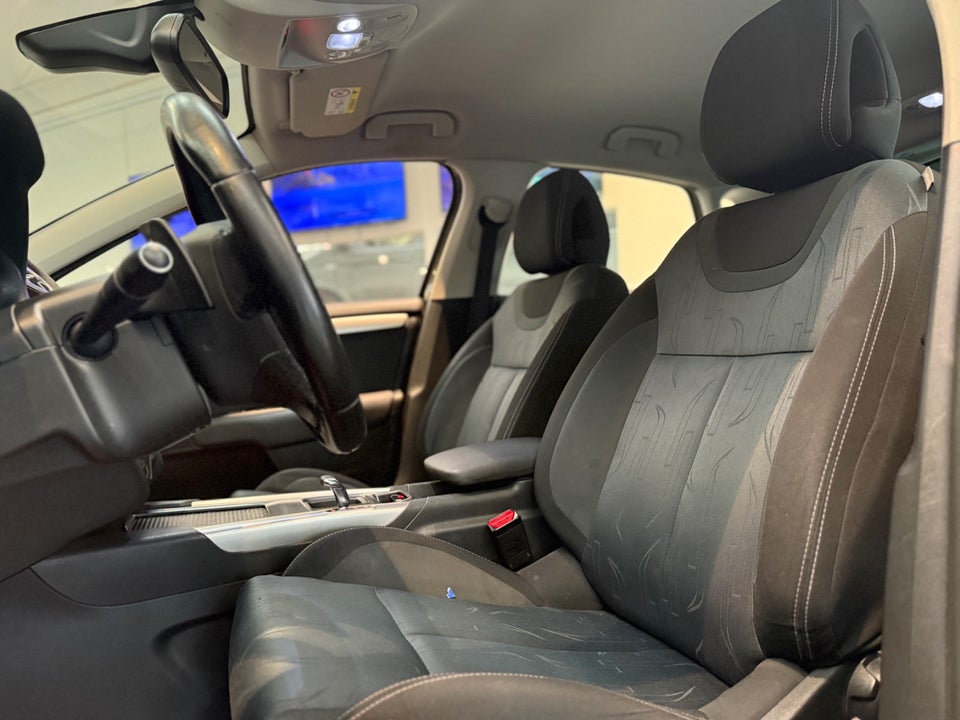 Citroën C4 1,6 e-HDi 115 Exclusive E6G 5d