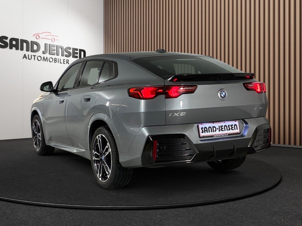 BMW iX2 eDrive20 M-Sport Premium 5d