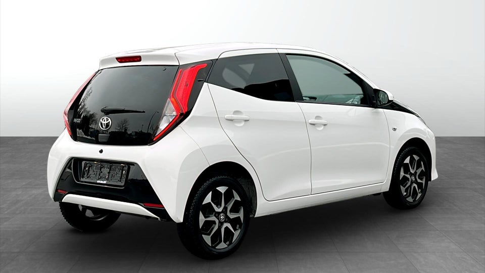 Toyota Aygo 1,0 VVT-i x-press 5d