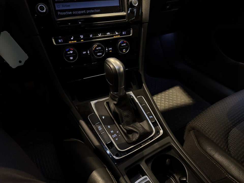 VW Golf VII 2,0 TDi 150 Comfortline Variant BM 5d