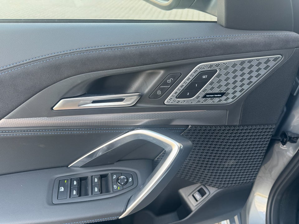 BMW iX2 eDrive20 Fully Charged M-Sport 5d