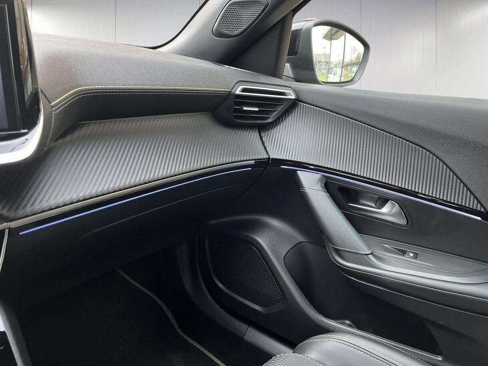 Peugeot e-2008 54 GT 5d