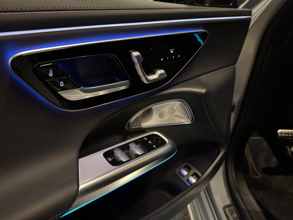 Mercedes E300 e 2,0 AMG Line stc. aut. 5d